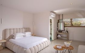 Parthenis Hotel & Suites
